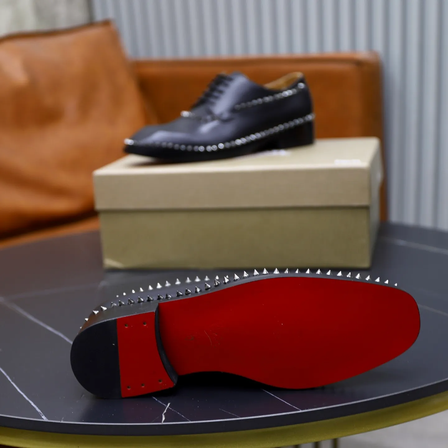 Ex-factory price: 720💰Christia*.Loubouti*🆑High-end men’s business formal leather shoes｜Classic red sole shoes｜Original imported first-layer cowhide｜Water-dyed cowhide lining｜Italian imported red rubber outsole｜High-end luxury｜Perfect interpretation of fashion, sunshine, style, suitable for various occasions Size: 38-44 (customized for 45, 46, 47)